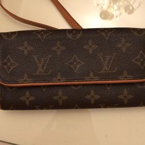 Louis Vuitton Wallet Bag *SHIPS END OF JAN*